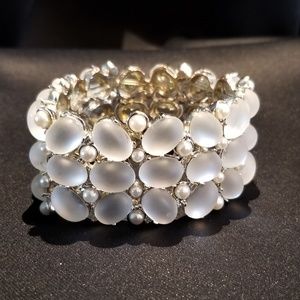 Stretchy bracelet
